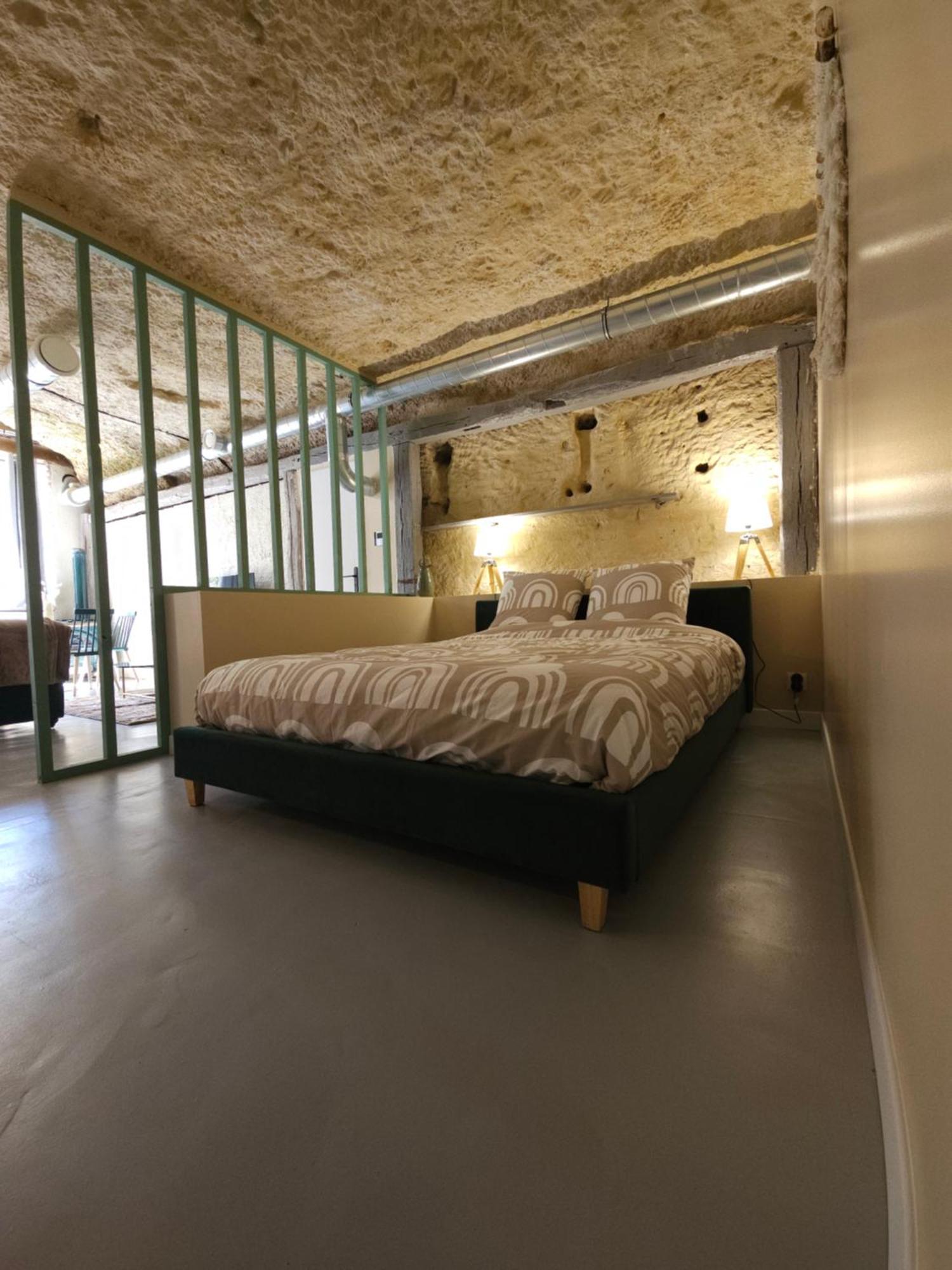 Апартаменты The Sweet Cave Saint-Etienne-de-Chigny Экстерьер фото